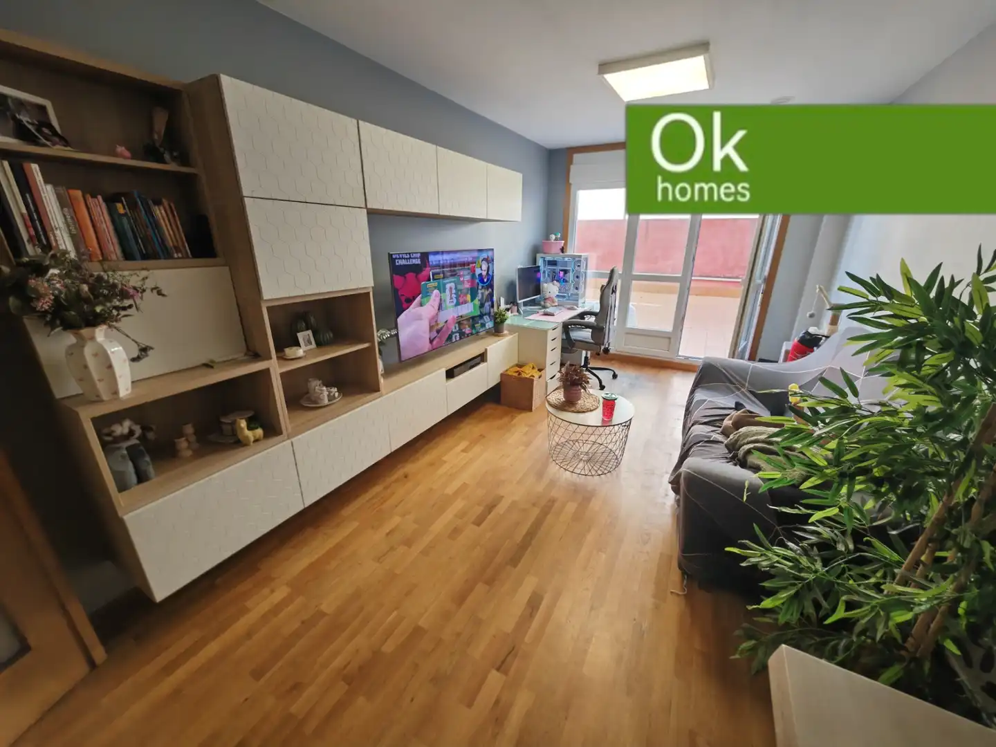 Living room of Flat for sale in Arteixo  with Heating, Parquet flooring and Terrace