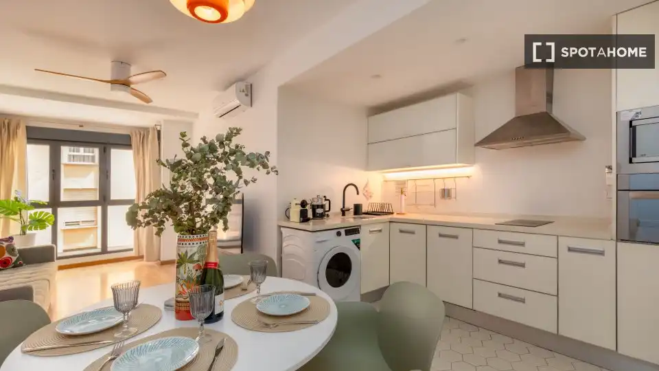 Cocina de Piso de alquiler en Valencia con Aire acondicionado, Calefacción y Amueblado