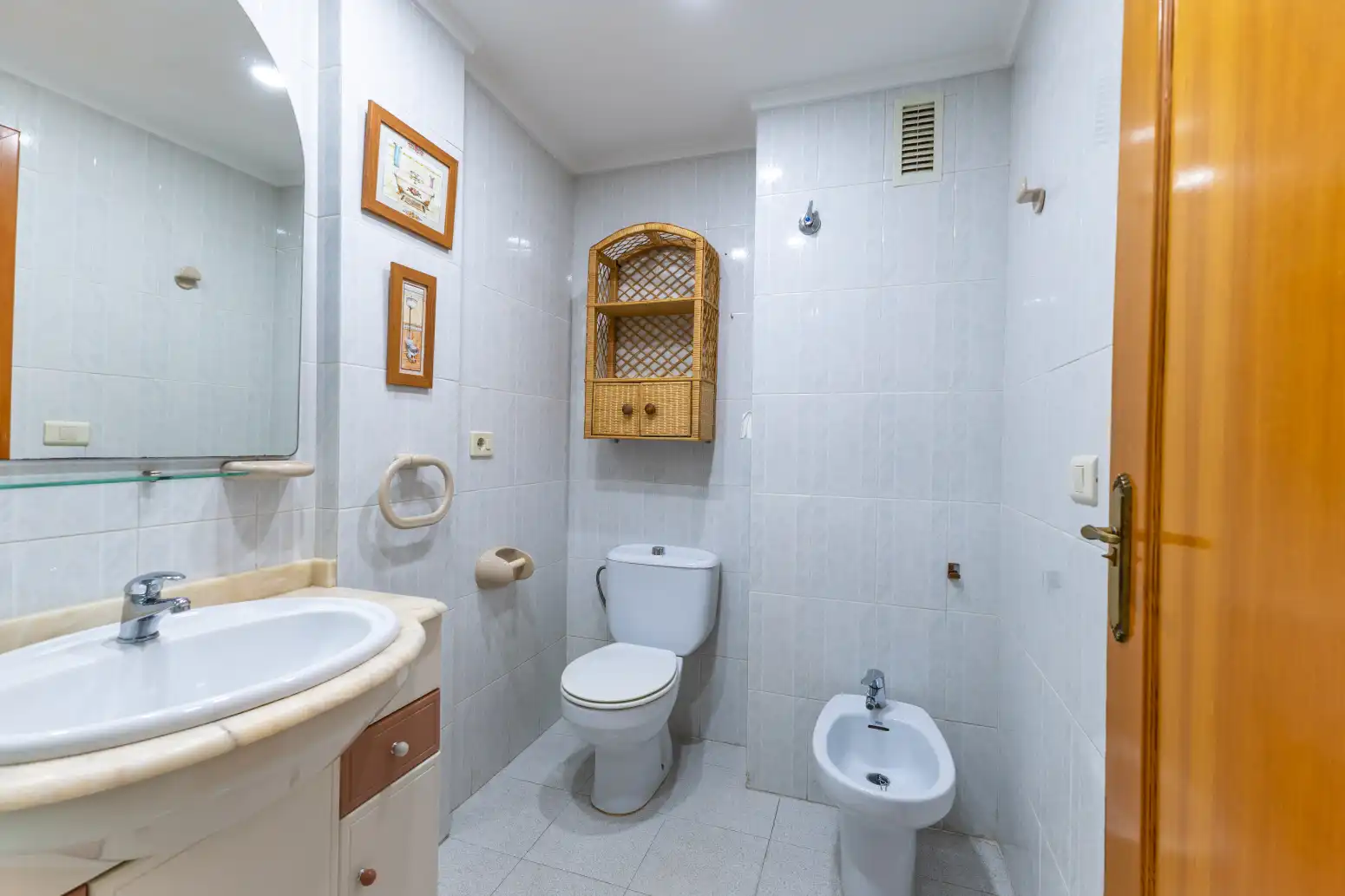 Baño de Piso en venta en Sagunto / Sagunt con Aire acondicionado, Amueblado y Balcón