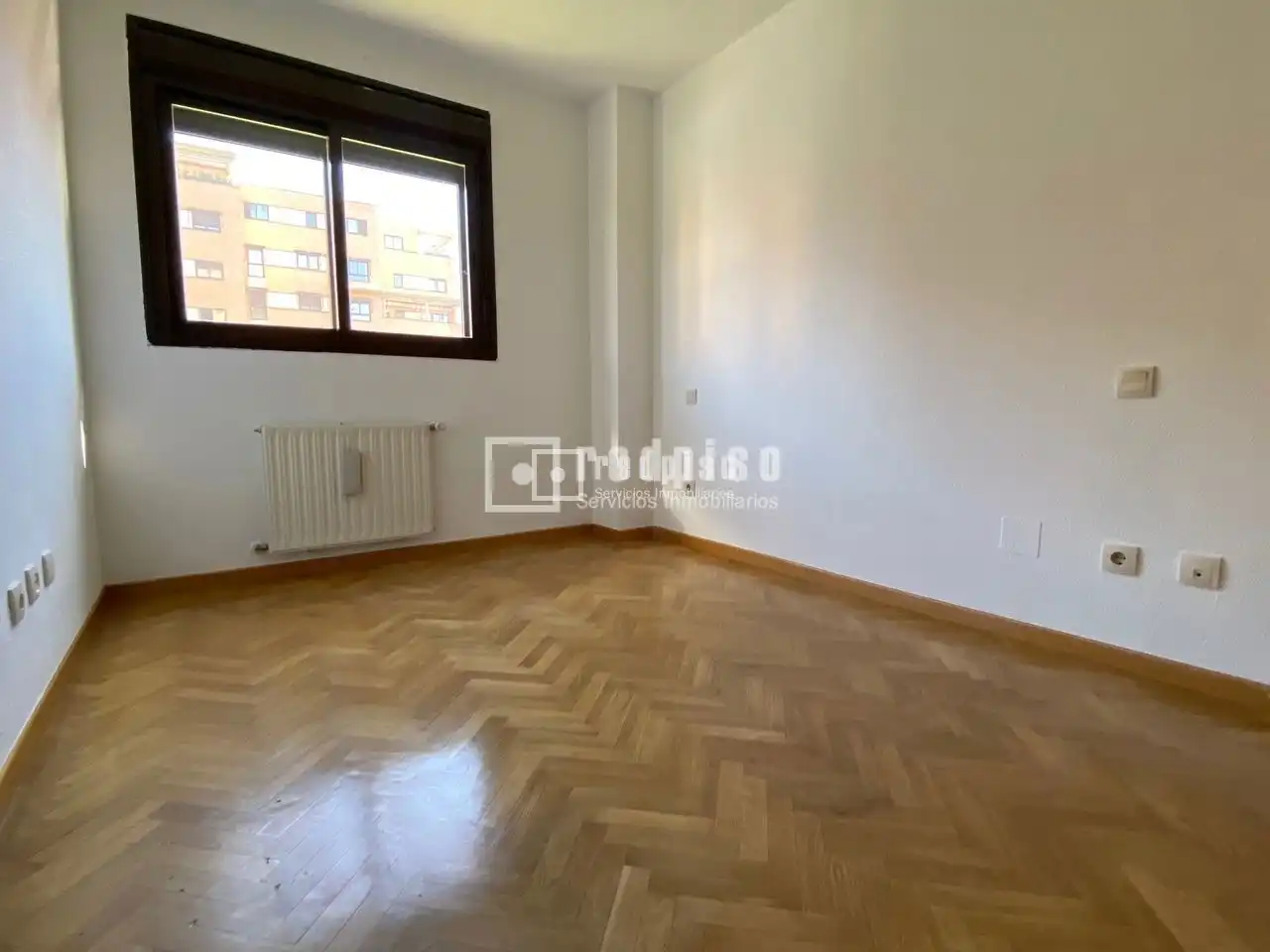 Habitación de Piso de alquiler en Madrid con Aire acondicionado, Calefacción y Jardín privado