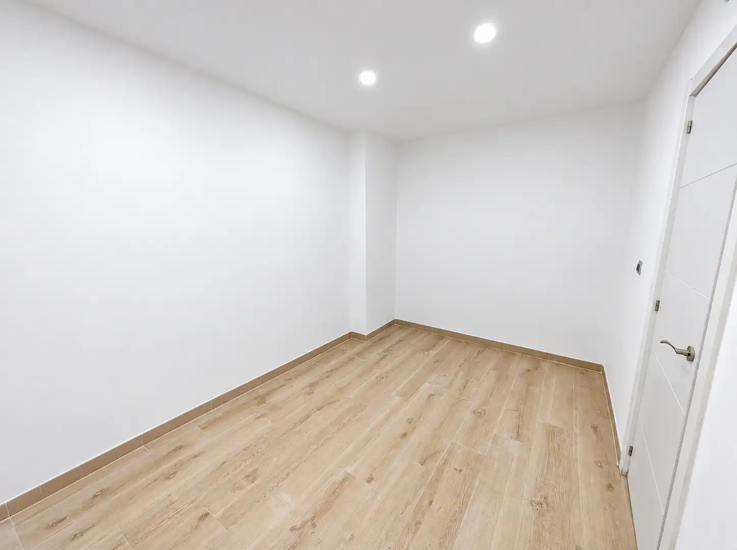 Piso en venta en Badalona con Parquet y Horno
