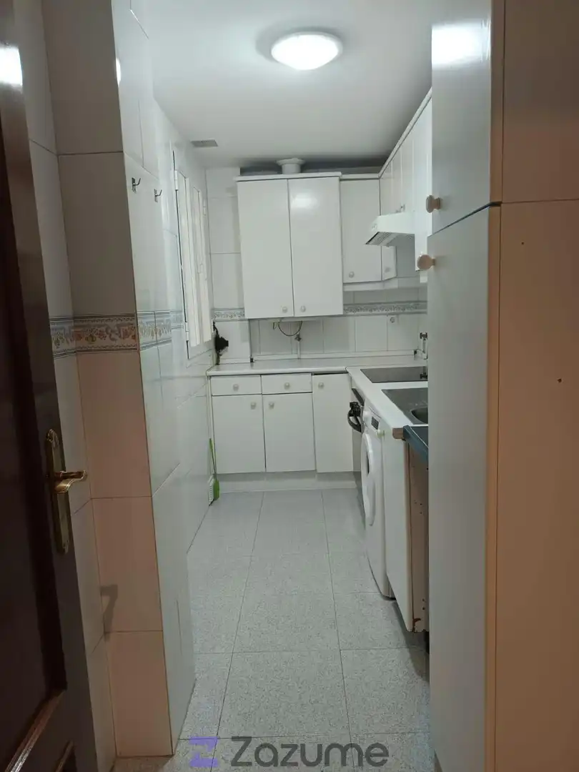 Cuina de Pis de lloguer en Sevilla la Nueva amb Calefacció, Jardí privat i Parquet