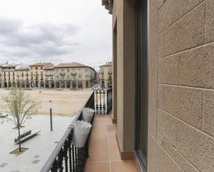 Terrassa de Dúplex de lloguer en Manlleu amb Aire condicionat, Calefacció i Forn