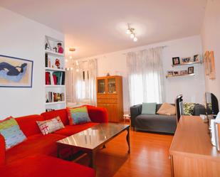 Sala d'estar de Pis en venda en  Madrid Capital amb Calefacció, Parquet i Forn