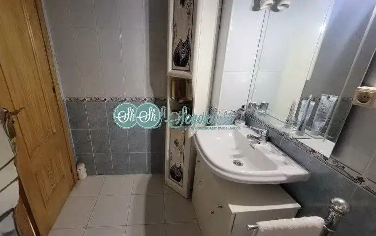 Badezimmer von Wohnungen zum Verkauf in Espirdo mit Heizung, Möbliert und Balkon