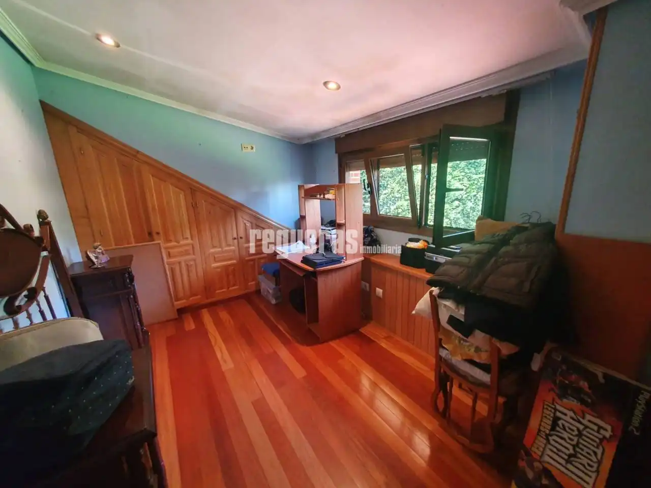 Habitación de Casa o chalet en venta en Avilés con Calefacción, Parquet y Terraza