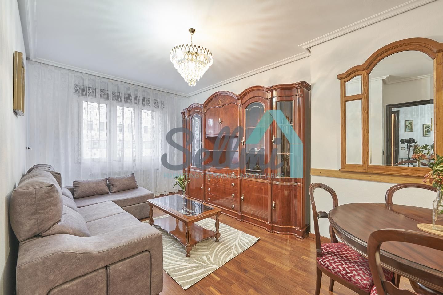 Sala de estar de Piso de alquiler en Oviedo  con Calefacción, Parquet y Terraza