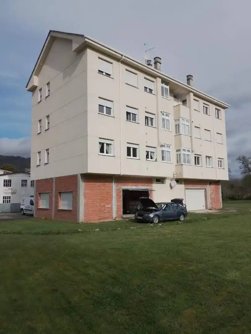 Aparcament de Pis en venda en Mondoñedo amb Jardí privat, Parquet i Traster