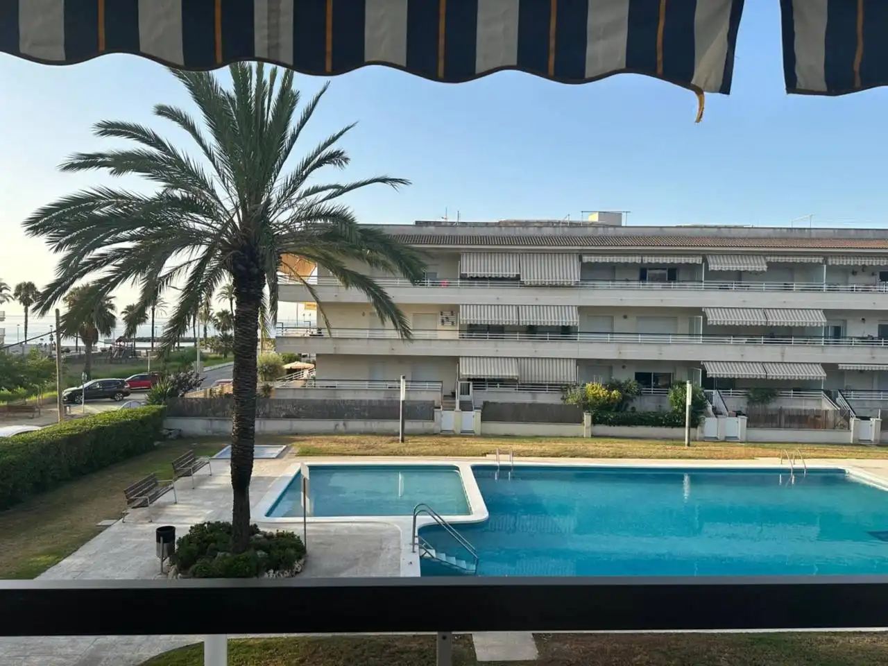 Piscina de Pis de lloguer en Cubelles amb Calefacció, Parquet i Terrassa