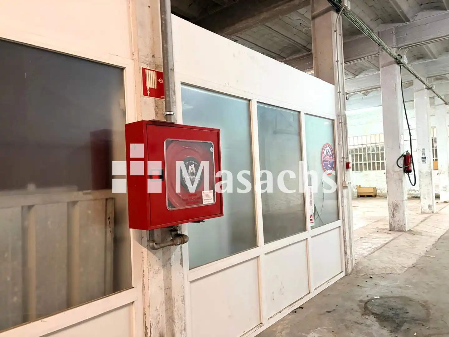 Vista exterior de Nau industrial de lloguer en Sabadell