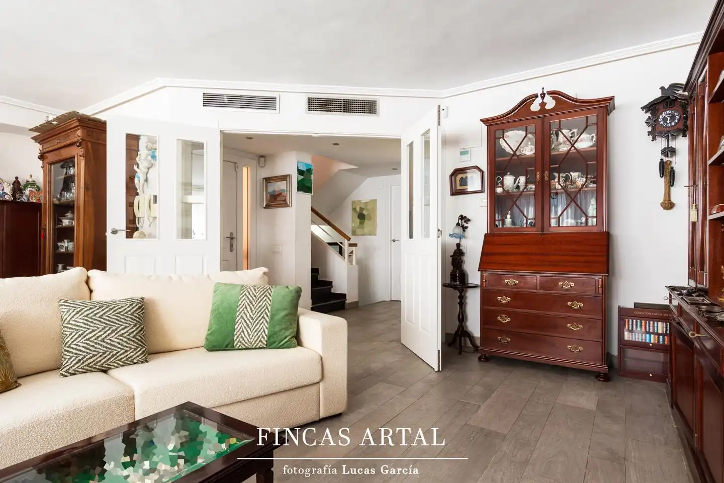 Living room of Houses for sale in Zaragoza  with Air Conditioner, Heating and Private garden