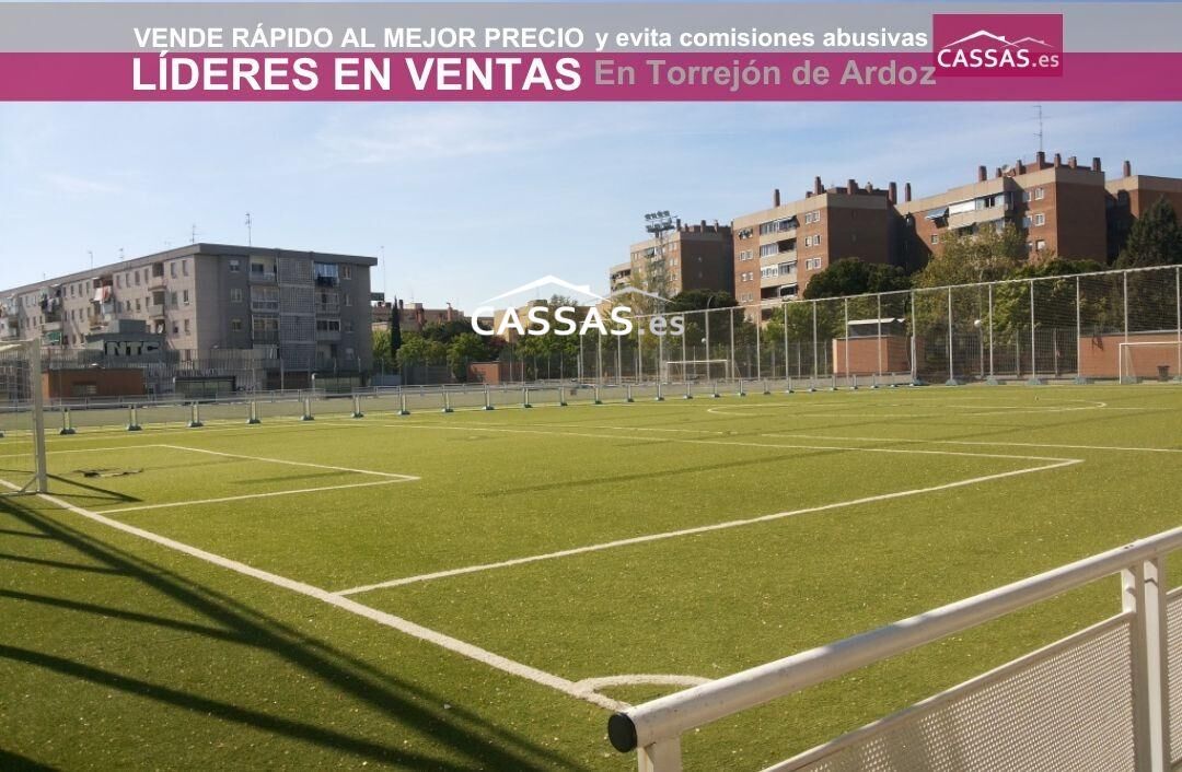 Exterior view of Flat for sale in Torrejón de Ardoz  with Air Conditioner, Heating and Parquet flooring
