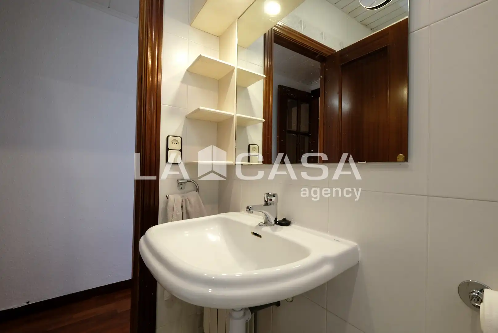 Piso en venta en Barcelona con Calefacción y Balcón