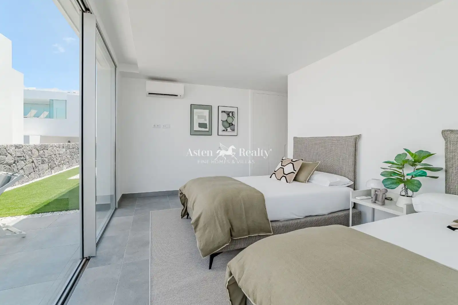 Habitación de Casa o chalet en venta en Adeje con Aire acondicionado, Calefacción y Jardín privado