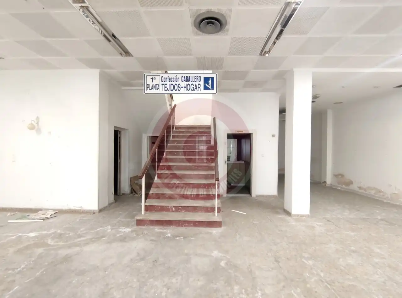 Edifici en venda en Vélez-Málaga amb Alarma