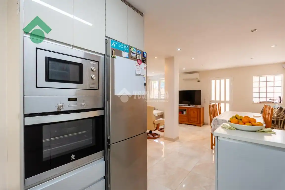 Cocina de Casa adosada en venta en Rincón de la Victoria con Aire acondicionado y Piscina comunitaria
