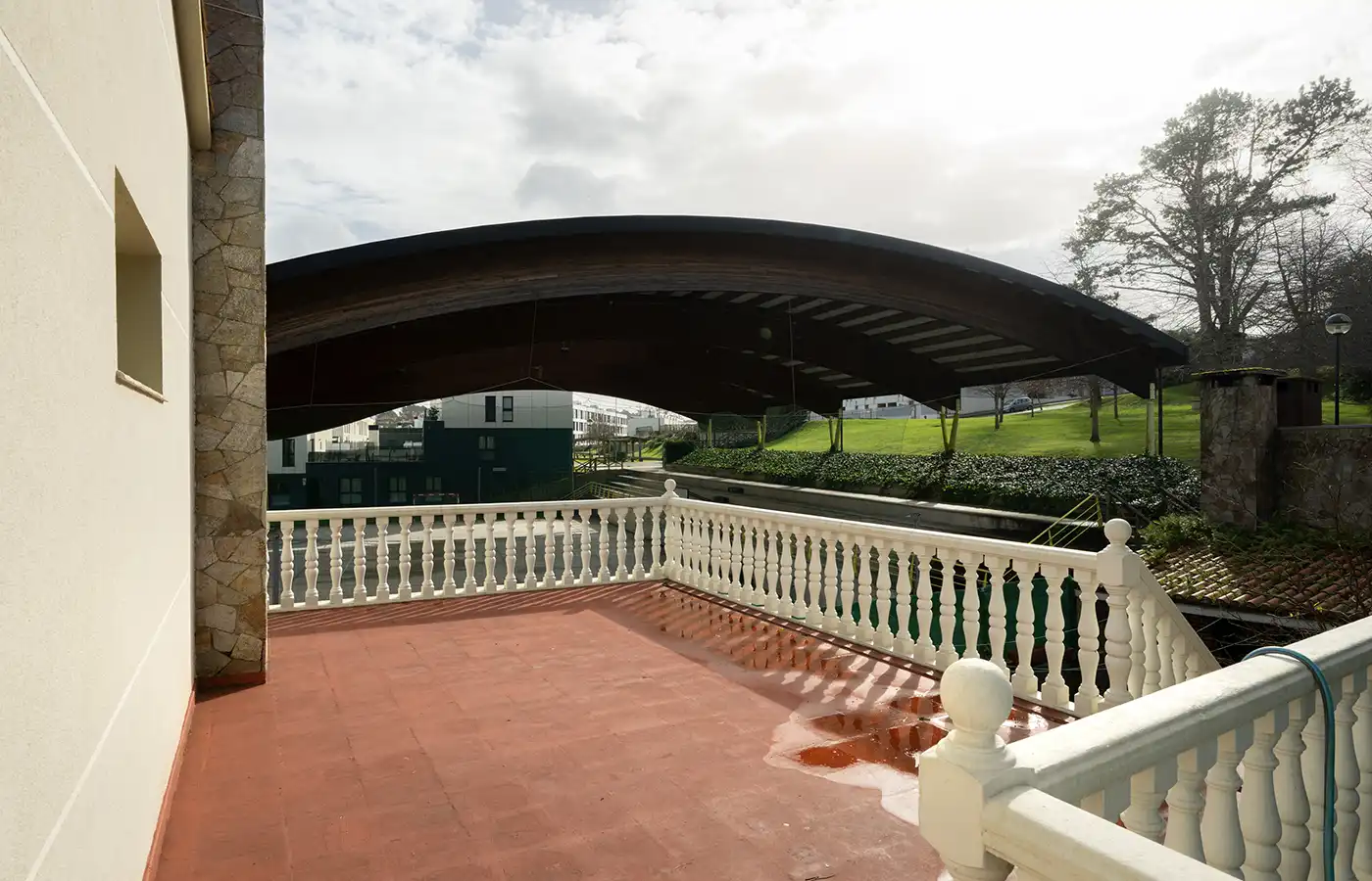 Terrassa de Casa o xalet en venda en Oleiros amb Calefacció, Jardí privat i Parquet
