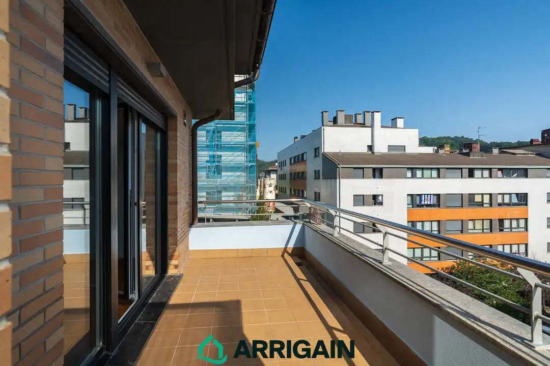 Terraza de Piso en venta en Donostia - San Sebastián  con Calefacción, Terraza y Alarma