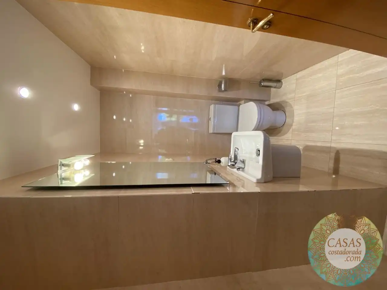 Badezimmer von Dachboden zum Verkauf in L'Ametlla de Mar  mit Klimaanlage und Abstellraum