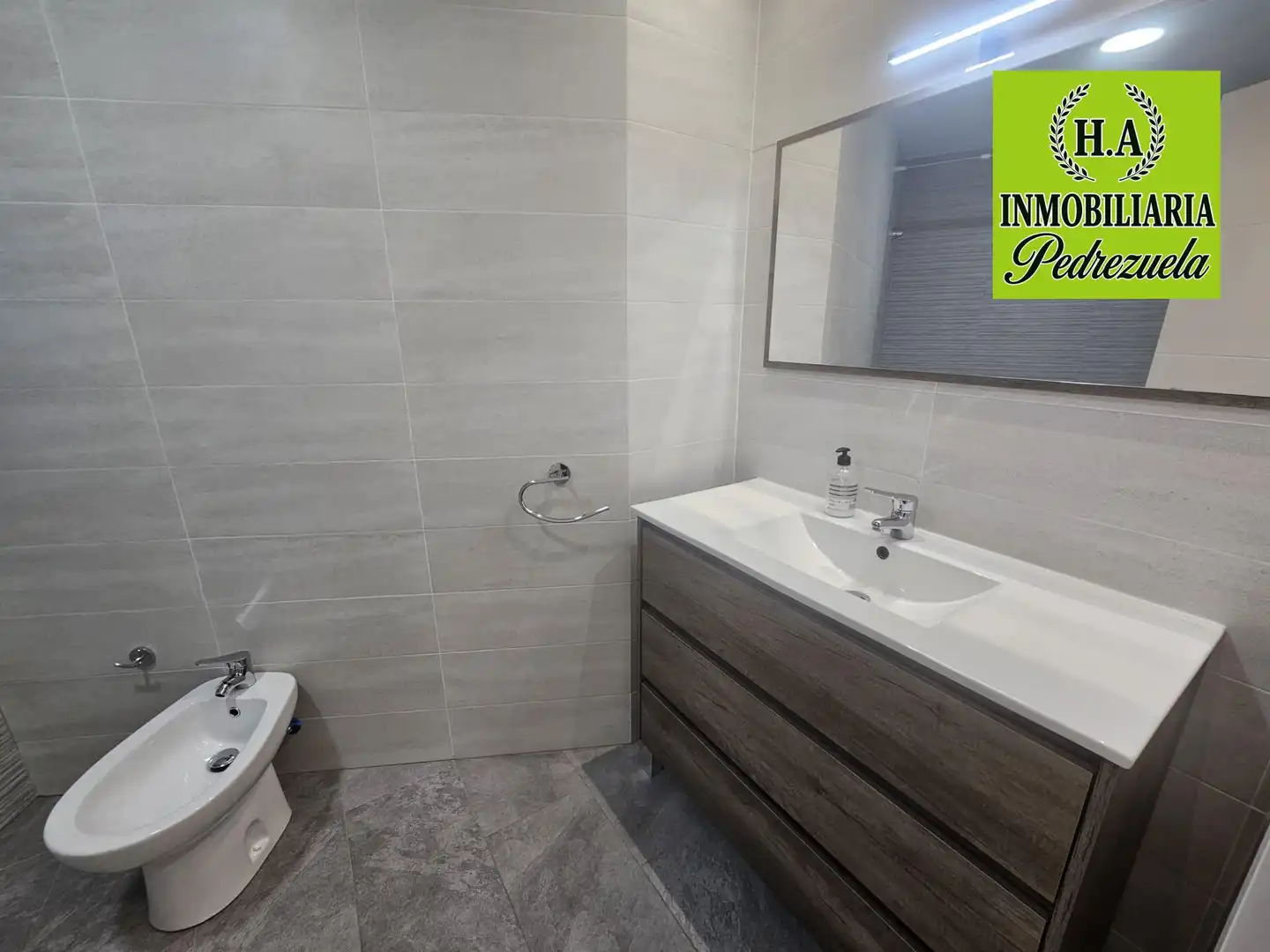 Bathroom of Flat for sale in El Molar (Madrid)  with Heating