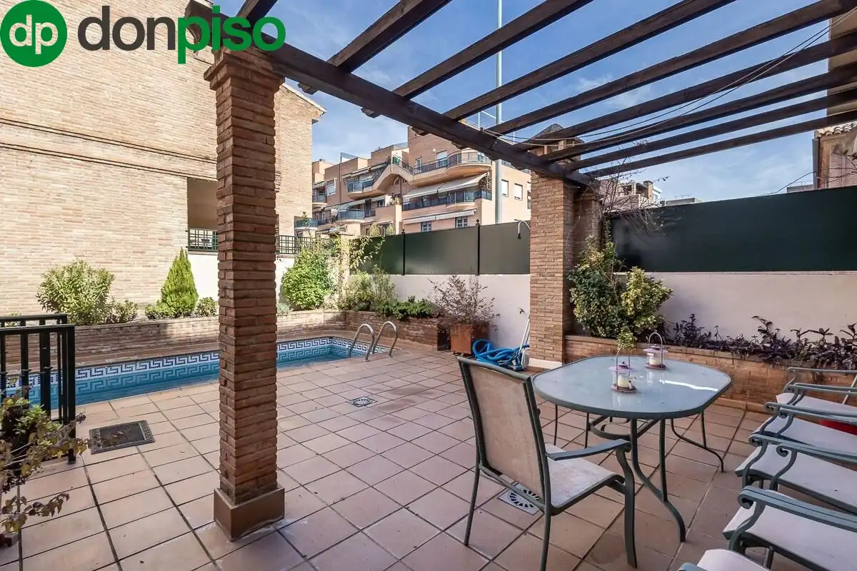 Terraza de Casa adosada en venta en Granada con Calefacción, Jardín privado y Terraza