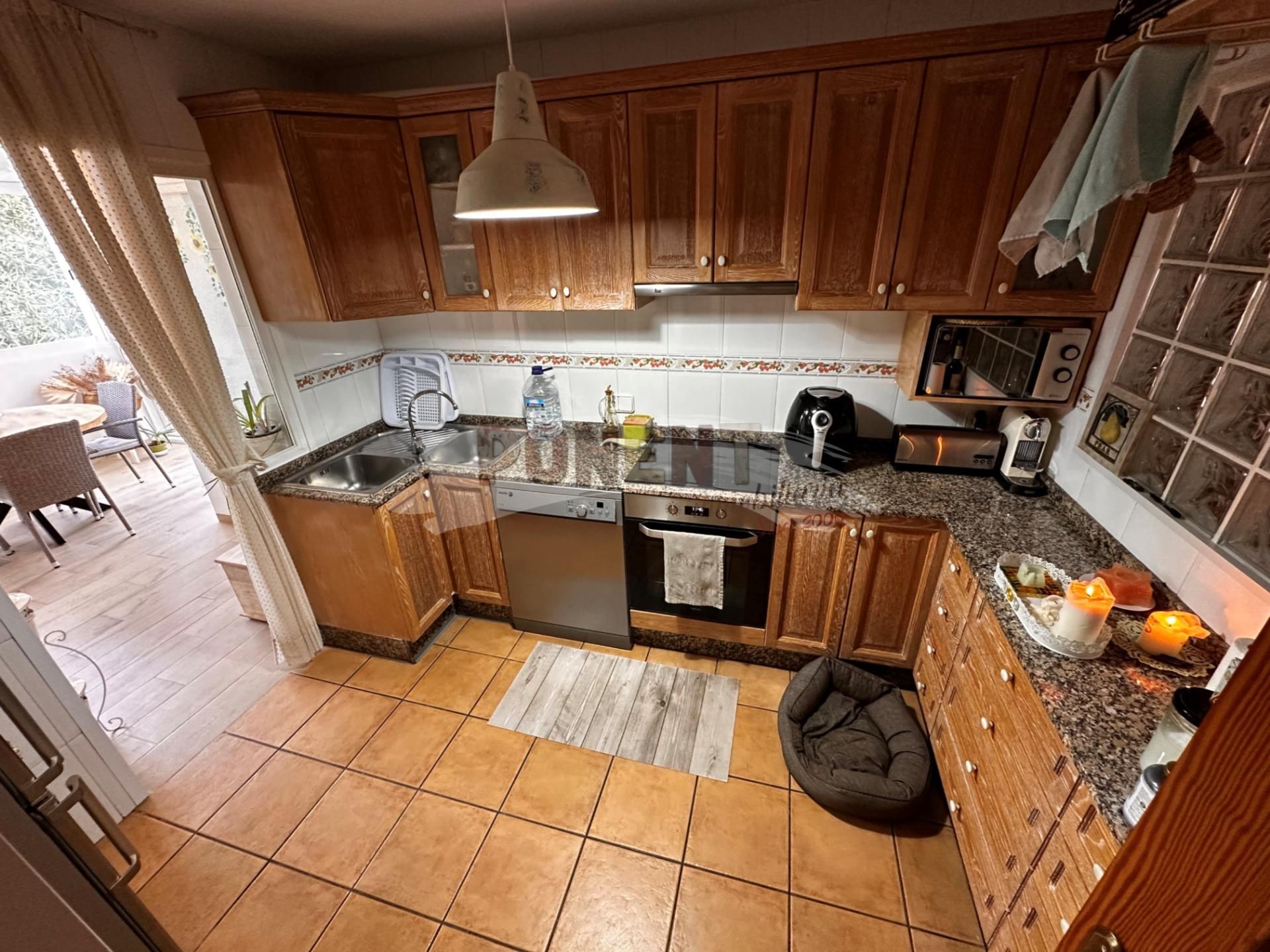 Cuina de Planta baixa en venda en Santa Eulària des Riu amb Aire condicionat, Jardí privat i Terrassa