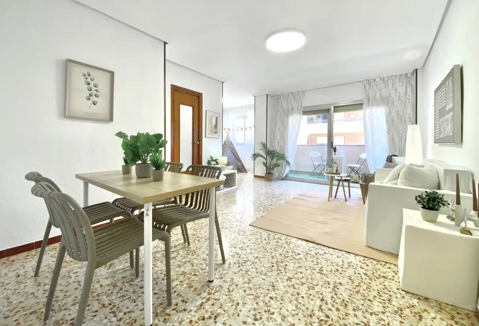 Vista exterior de Piso en venta en Valencia con Terraza