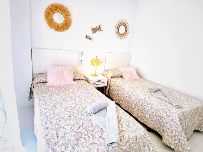 Bedroom of Flat for rent in Almuñécar  with Air Conditioner, Heating and Parquet flooring