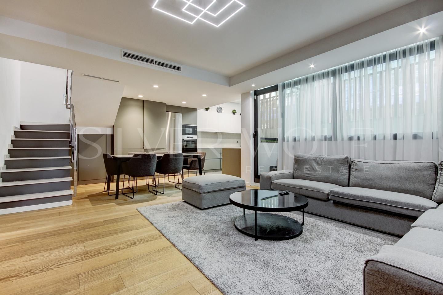 Sala d'estar de Planta baixa en venda en Castelldefels amb Aire condicionat, Calefacció i Terrassa