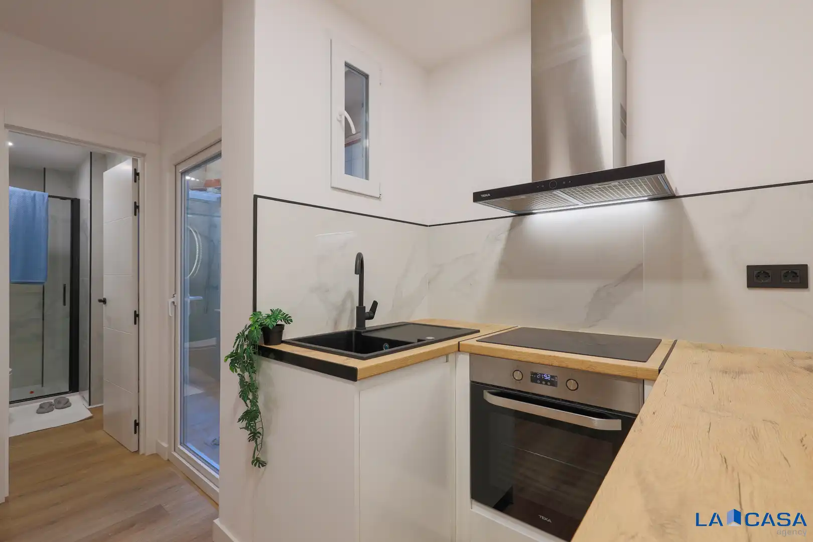 Kitchen of Ground floor for sale in Barcelona