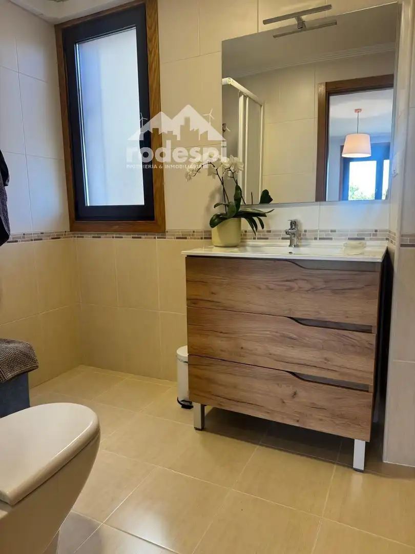 Baño de Piso en venta en Ponteareas con Calefacción, Trastero y Amueblado
