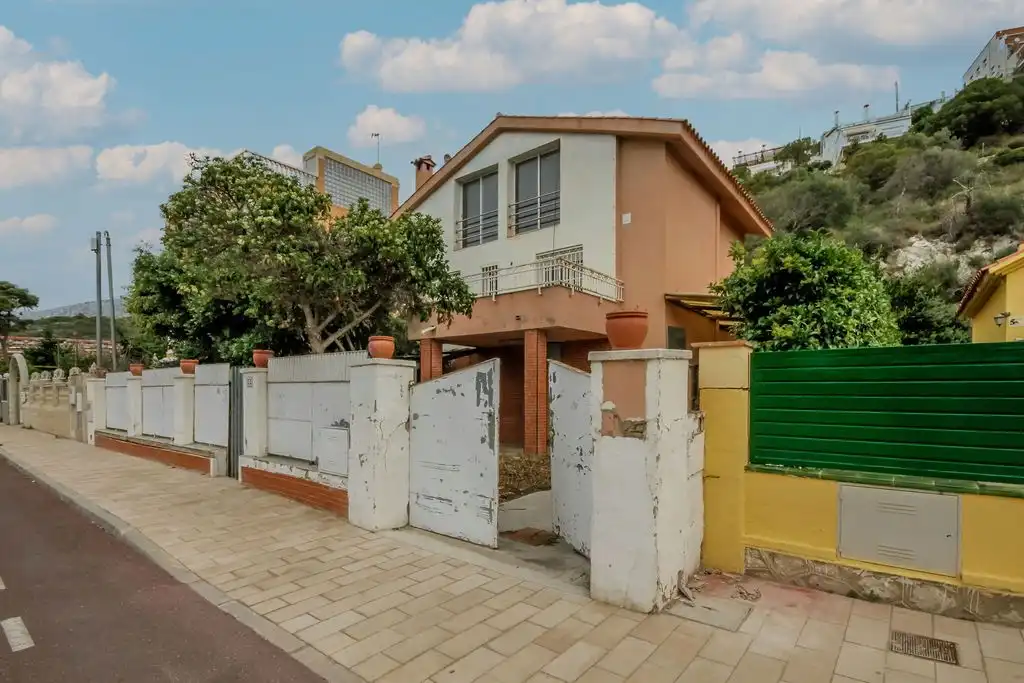 Piso en venta en Avenida Botigues, Les Botigues de Sitges