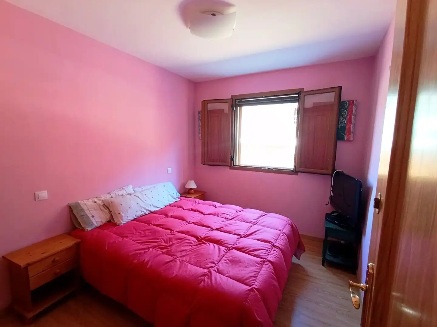 Habitación de Piso en venta en Castejón de Sos con Calefacción, Terraza y Trastero