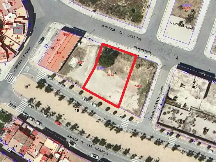 Terreny residencial en venda a Avinguda Estatut 6