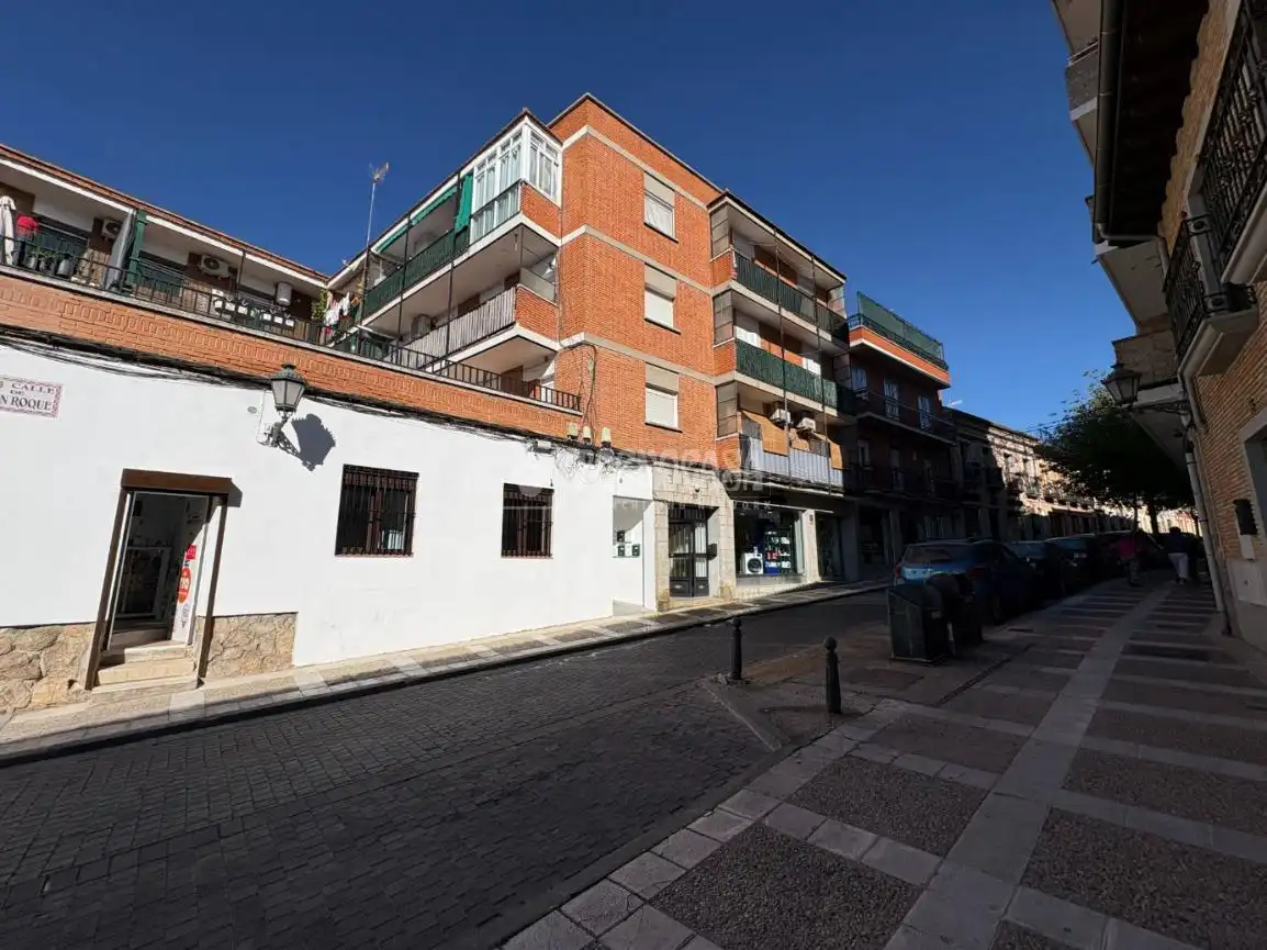 Vista exterior de Piso en venta en Navalcarnero