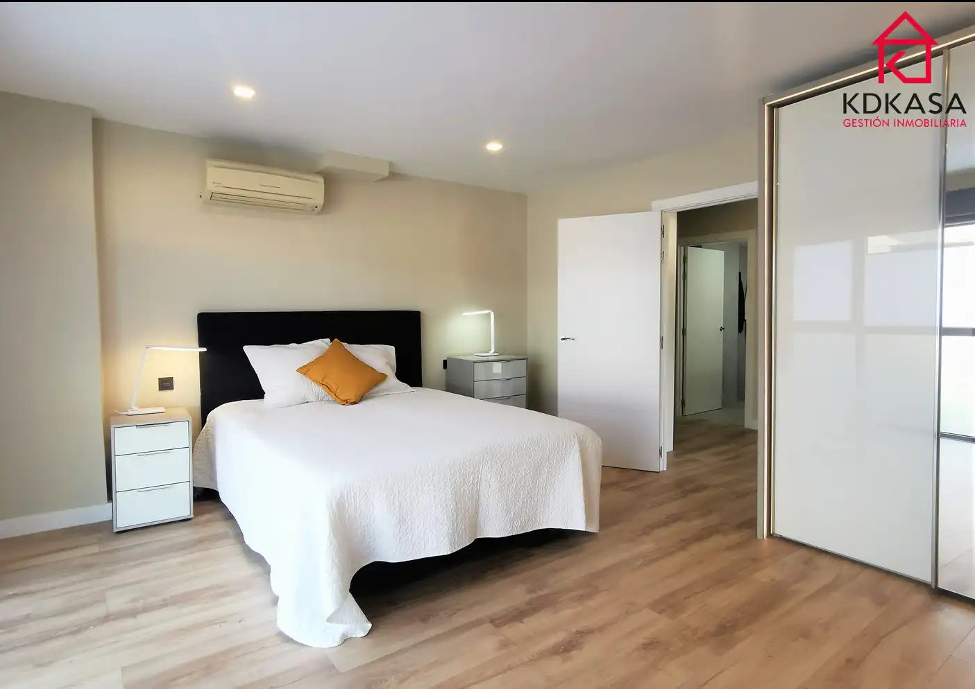 Bedroom of Flat for rent in Madrid  with Air Conditioner, Heating and Terrace