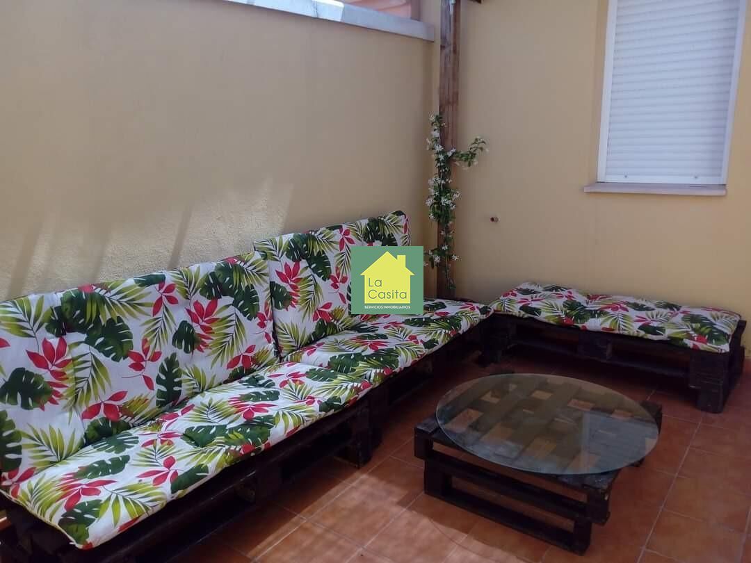 Sala d'estar de Casa adosada en venda en Pozohondo amb Calefacció, Terrassa i Traster