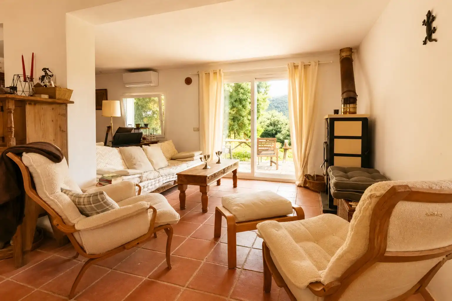 Living room of Houses for sale in Sant Cebrià de Vallalta  with Air Conditioner, Heating and Private garden