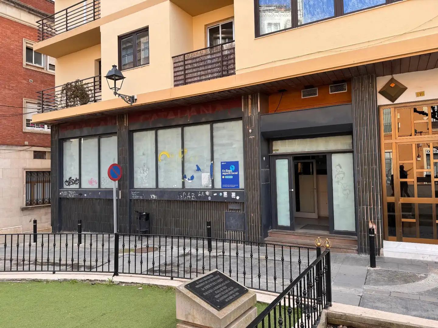 Business premises for sale in Plaça Dalt 7