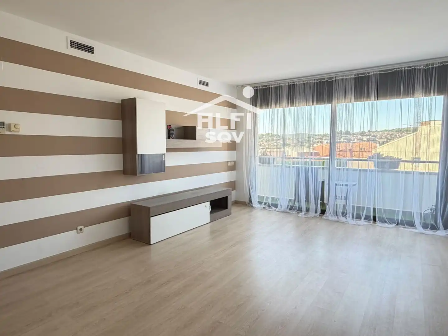 Flat with lift for sale in pau casals