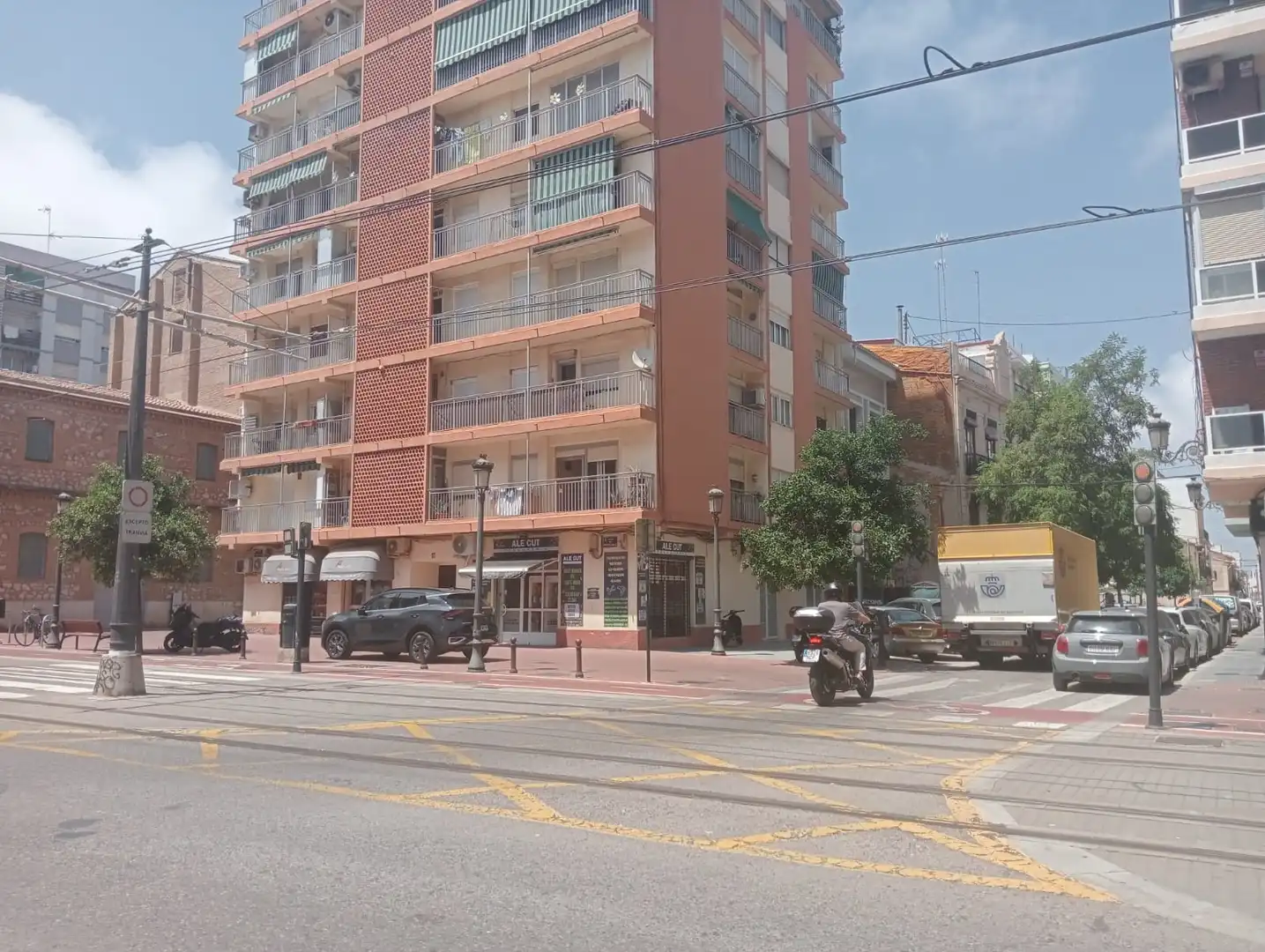 Exterior view of Flat for sale in Valencia  with Air Conditioner, Furnished and Oven