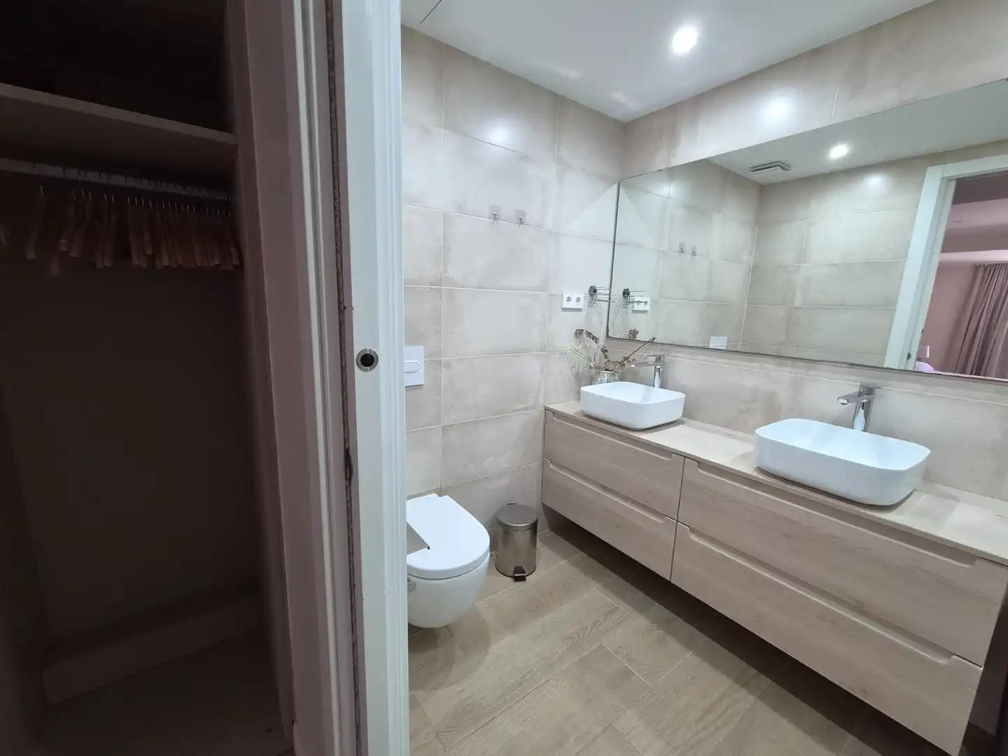 Baño de Piso de alquiler en Barcelona con Aire acondicionado y Amueblado