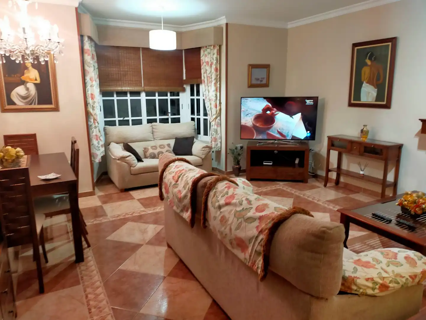 Sala d'estar de Casa o xalet en venda en El Puerto de Santa María amb Jardí privat, Terrassa i Piscina
