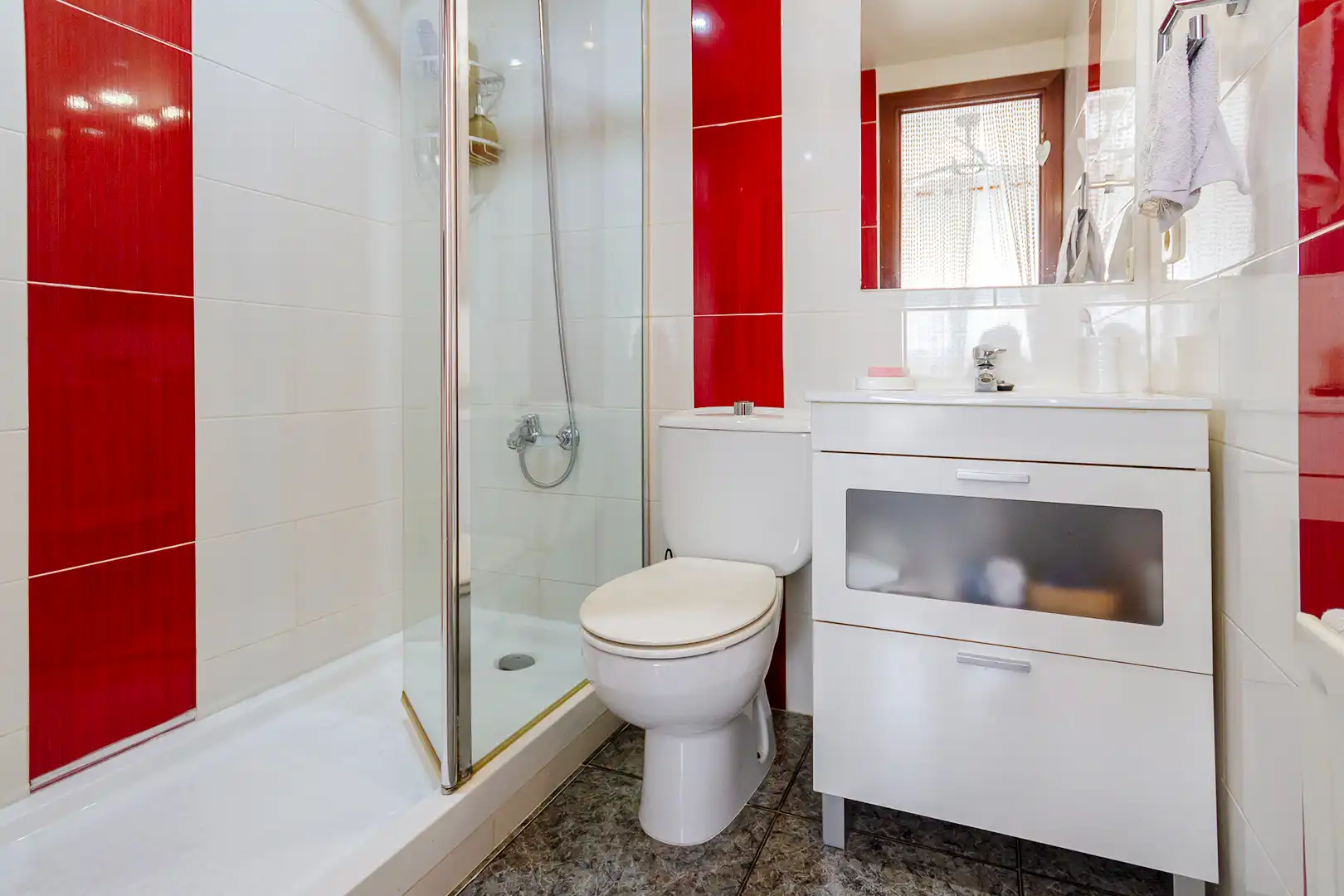 Baño de Casa adosada en venta en Martorell con Calefacción, Jardín privado y Horno
