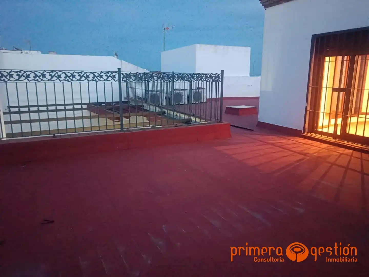 Terraza de Piso en venta en Carmona con Aire acondicionado