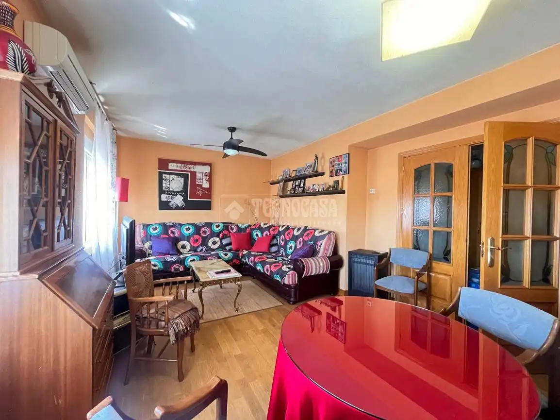 Sala de estar de Piso en venta en Navalcarnero con Calefacción, Parquet y Terraza