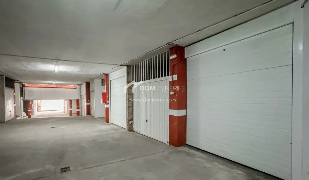 Parking de Casa o chalet en venta en Arona con Terraza y Piscina