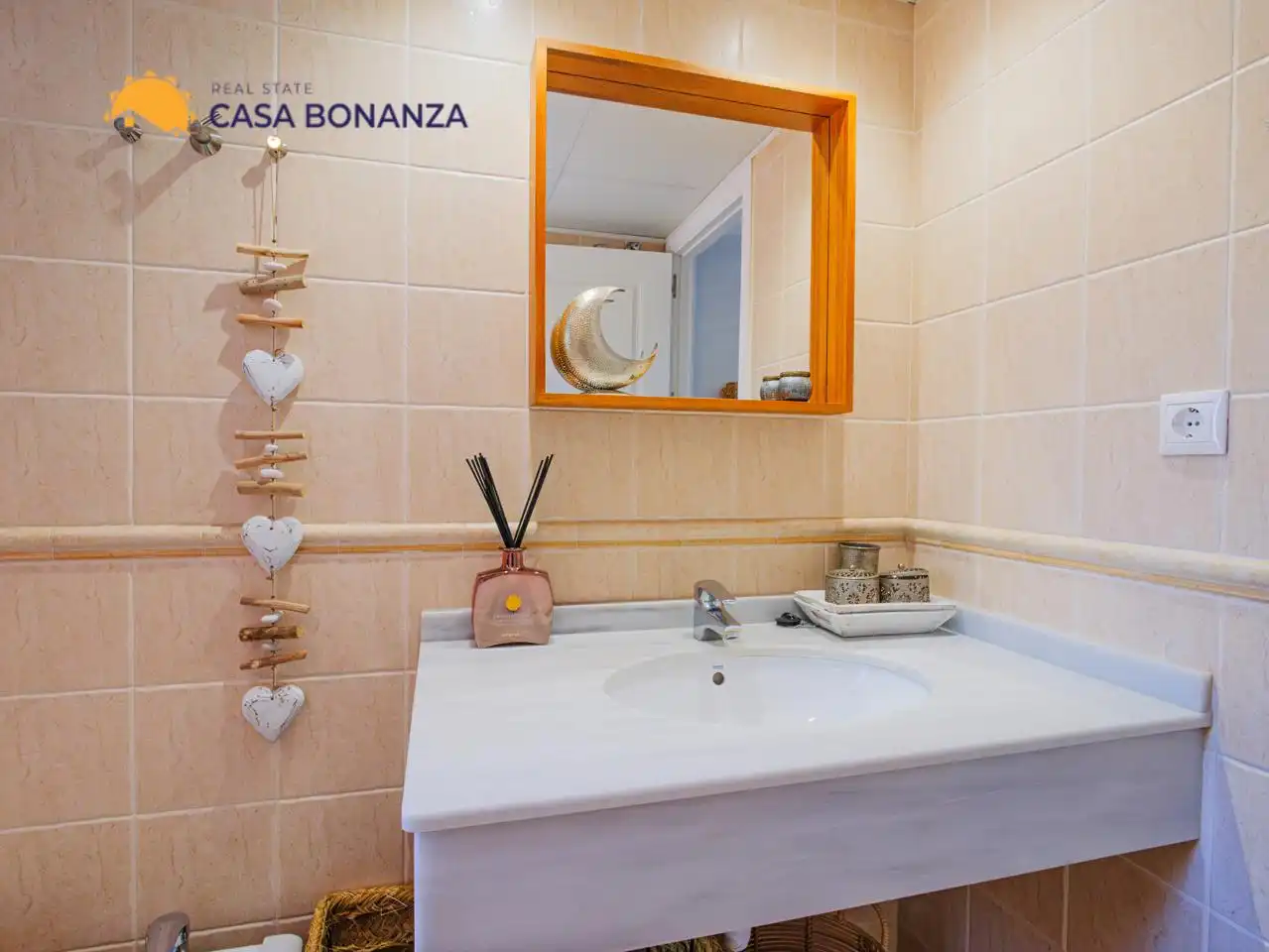 Bathroom of Apartments for sale in Almuñécar  with Air Conditioner, Terrace and Furnished