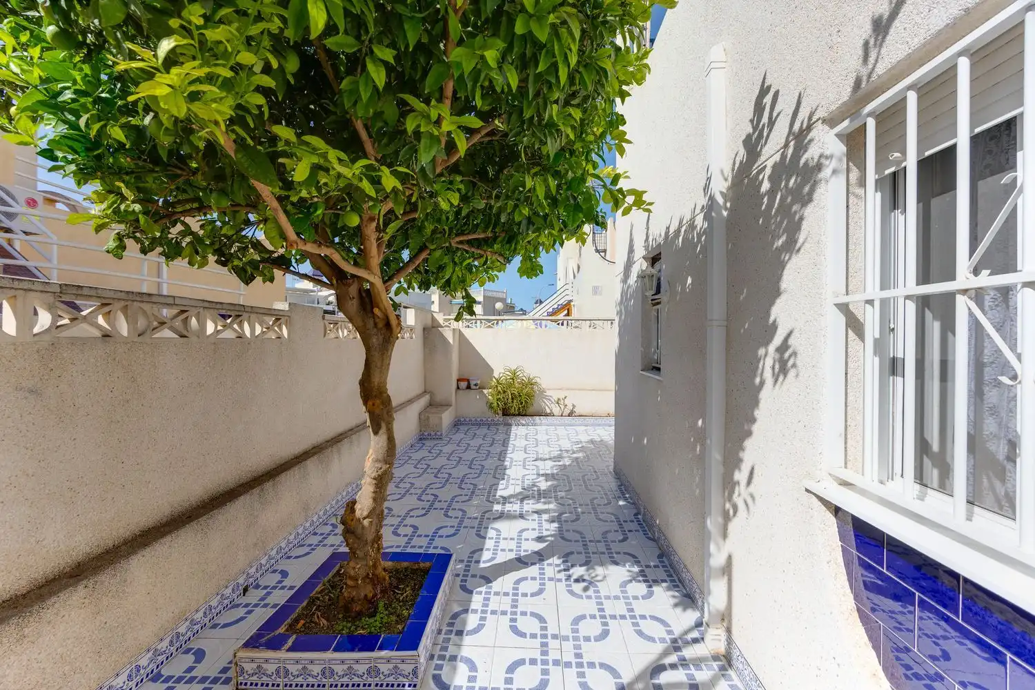 Terrassa de Casa adosada en venda en Torrevieja amb Terrassa, Moblat i Piscina comunitària