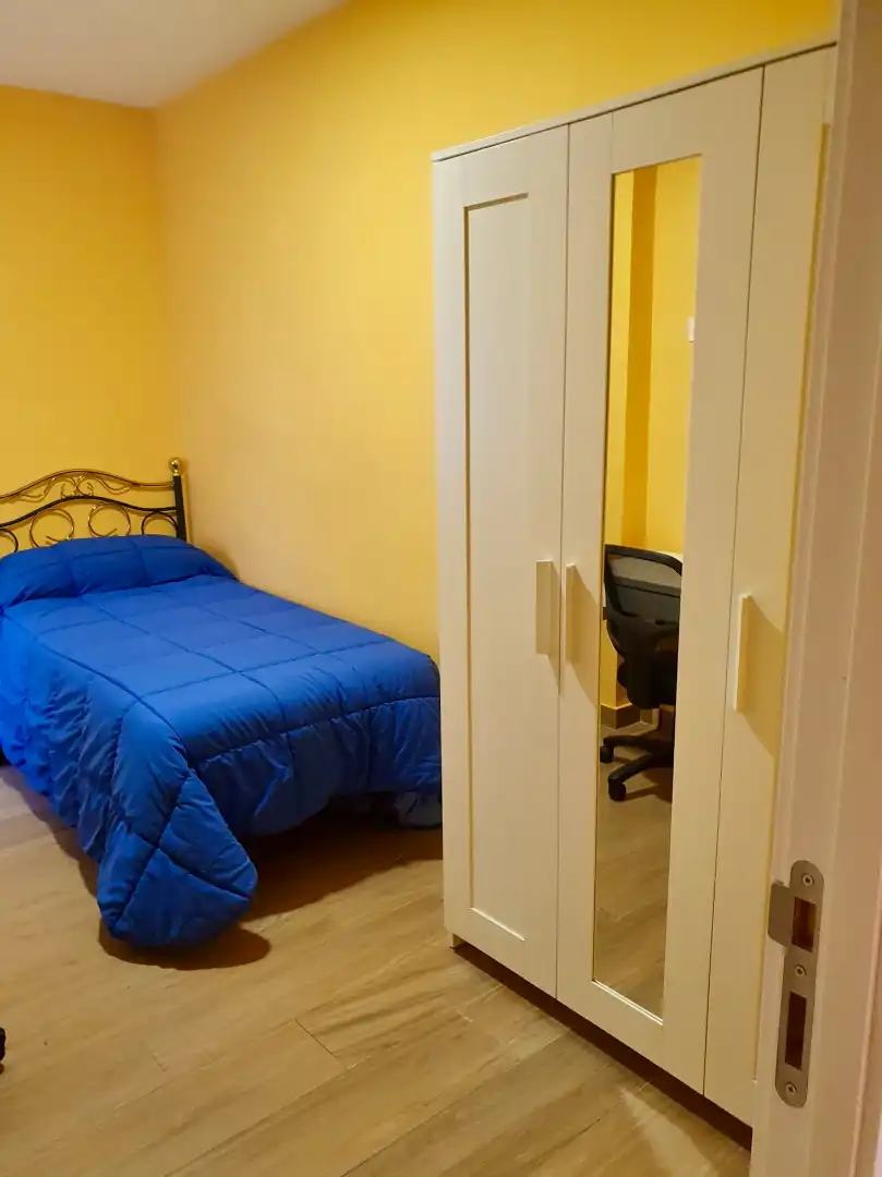 Bedroom of Flat for rent in Granada  with Air Conditioner, Heating and Parquet flooring